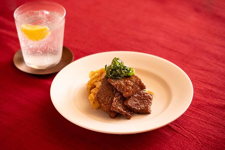 香ばしい牛肉とねぎだれがからむきしめんが美味!つまみにも締めにもなる「牛きしめん」