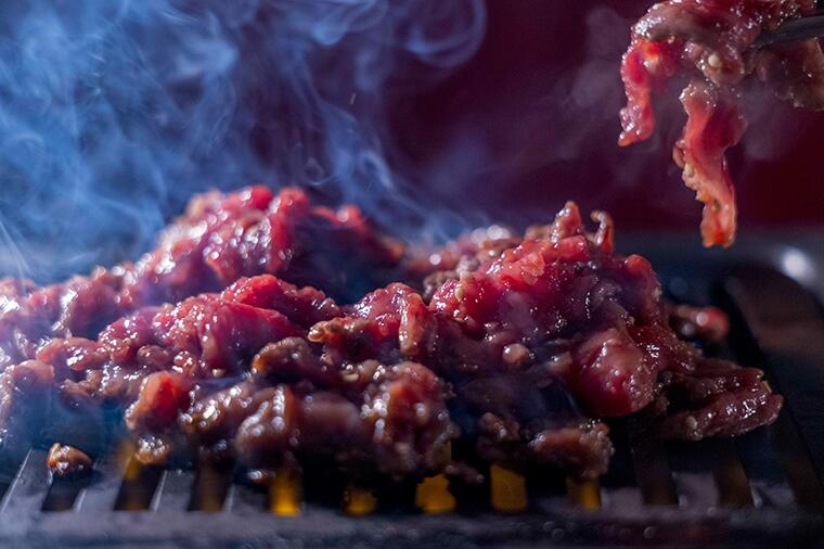 【神保町】コスパ最強、予約も取りやすい「焼肉アポロン」経産牛が旨くなるタレの秘密