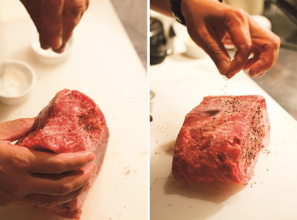 肉に胡椒をする