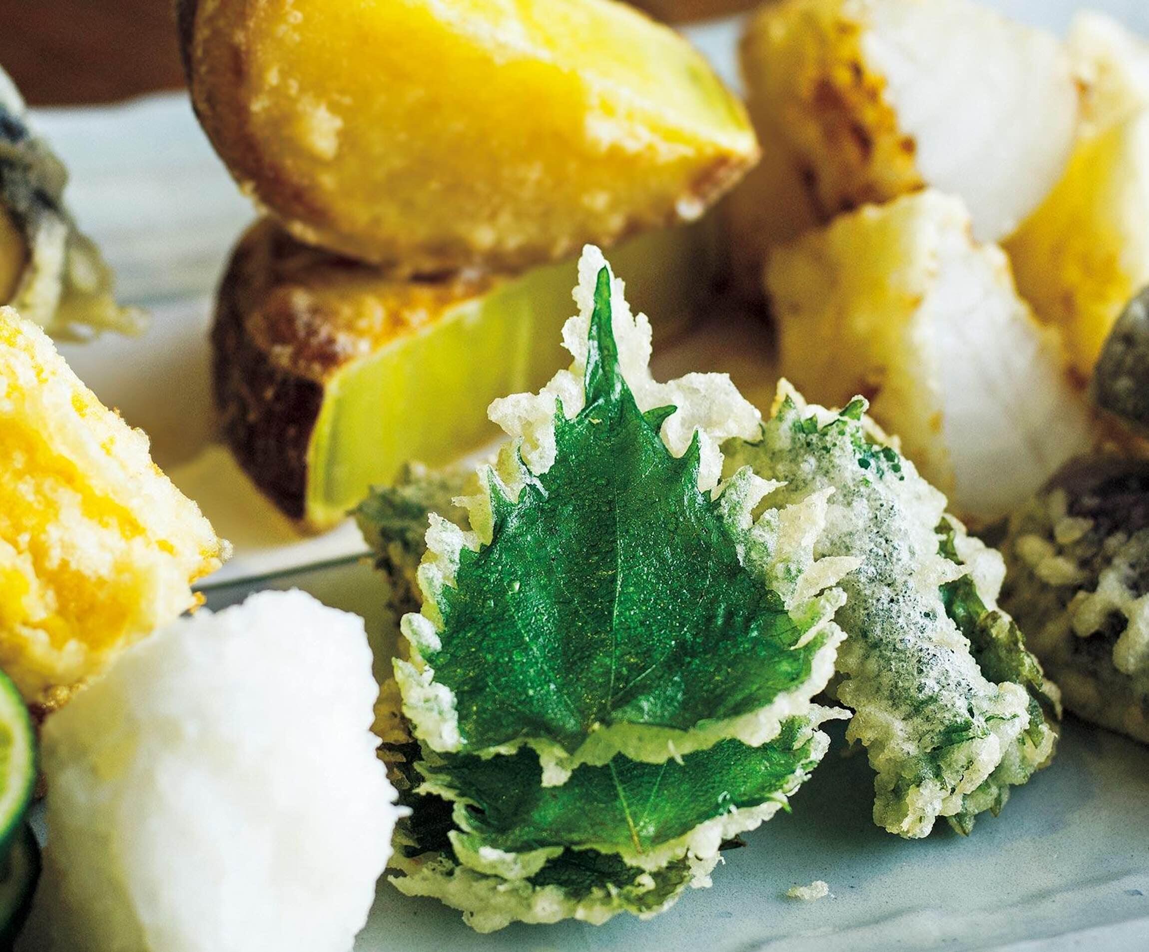 旨味たっぷりジューシーな 椎茸の天ぷら 家庭で 野菜天ぷら をおいしく揚げる方法 公式 Dancyu ダンチュウ