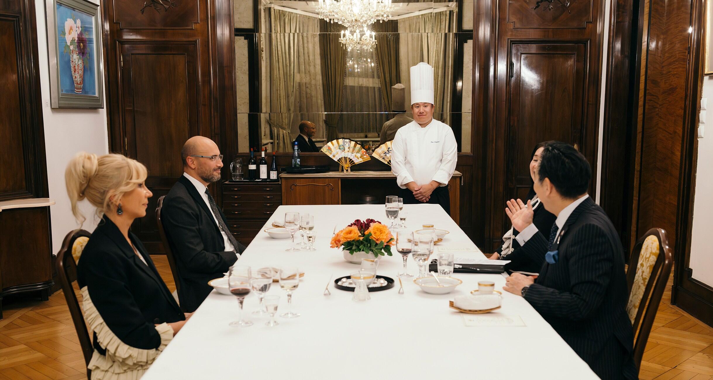 公邸料理人を訪ねて